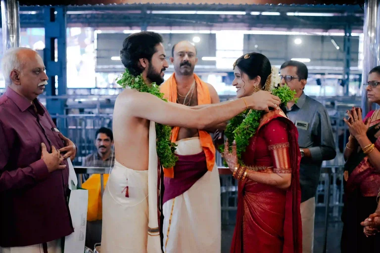 a luxuary wedding in guruvayur frame